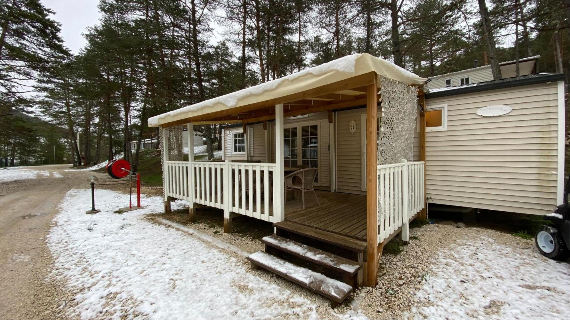Mobilhome Comfort A La Montagne Saint-Auban  Esterno foto